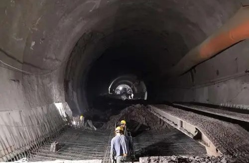 在隧道仰拱施工中遇到滲漏問題該怎么處理？(圖1)