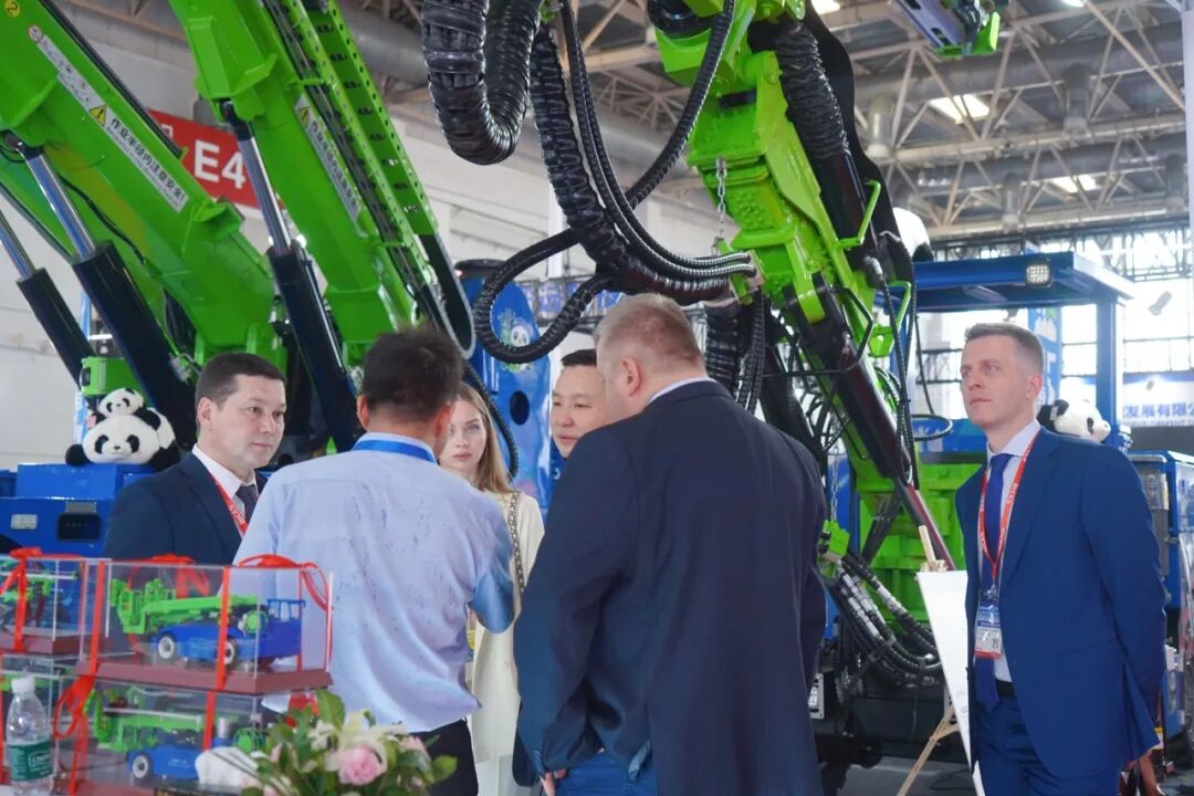 【BICES 2025現(xiàn)場(chǎng)回顧】藍(lán)海智能圓滿收官第十七屆北京工程機(jī)械展(圖3)