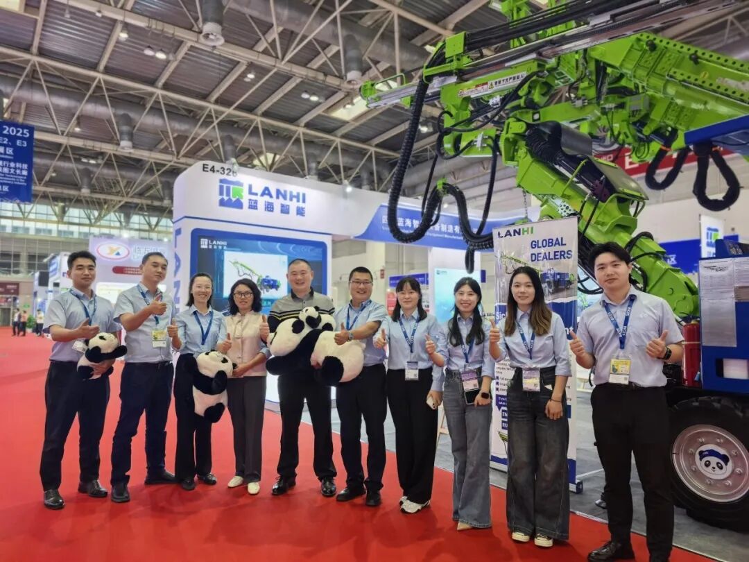 【BICES 2025現(xiàn)場(chǎng)回顧】藍(lán)海智能圓滿收官第十七屆北京工程機(jī)械展(圖5)